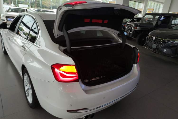 Used BMW 3 Series 2017 320Li Fashion Model
