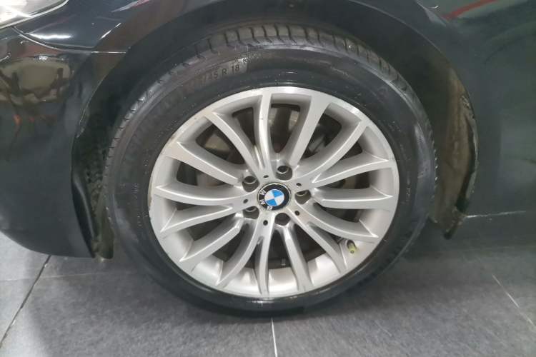 Used BMW 5 Series 2014 525Li Luxury Design Package
