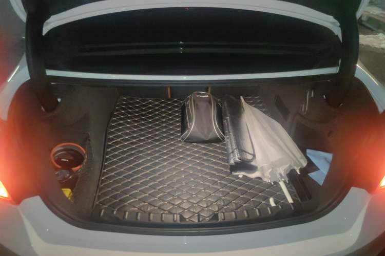 Used BMW 3 Series 2015 320Li Luxury Design Package Premium Edition
