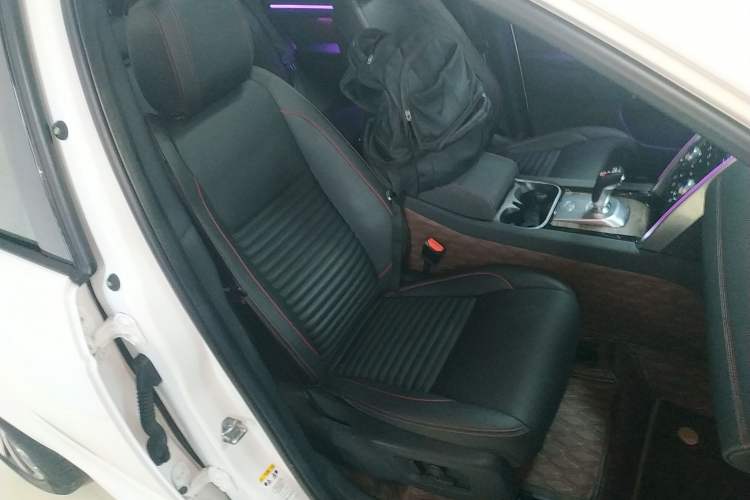 Used Land Rover Discovery Sport 2020 249 PS R-Dynamic Performance Tech Edition 5 Seats
