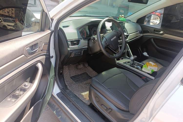 Used Haval H6 2021 Sport Edition 1.5T Automatic Elite Smart Connectivity Model with Hexagonal Grille
