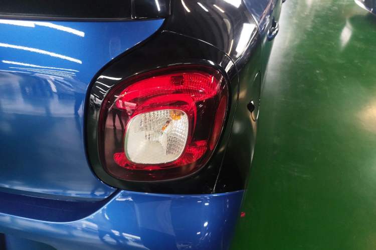 Used  forfour 2016 0.9T 66 kW Pioneer Edition
