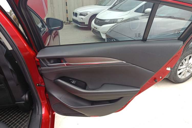 Used Mazda Atenza 2020 2.0L Blue Sky Luxury Edition
