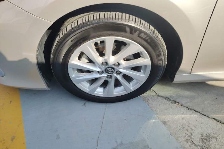 Used Toyota Camry 2021 2.0G Luxury Edition
