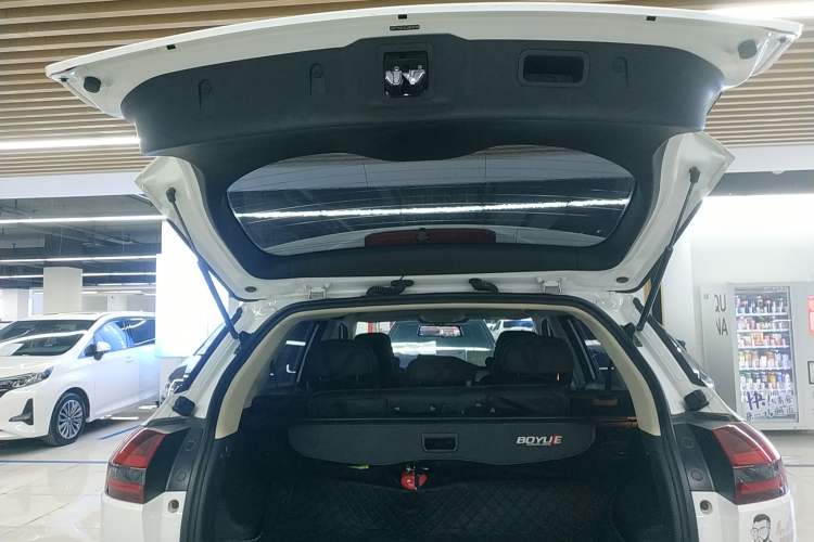 Used Geely Auto Emgrand X7 Sport 2021 Million Edition 1.8TD DCT Two-Wheel Drive Comfort Model