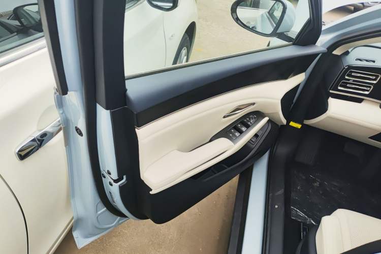 Used BYD Qin L 2024 DM-i 120KM Beyond Model
