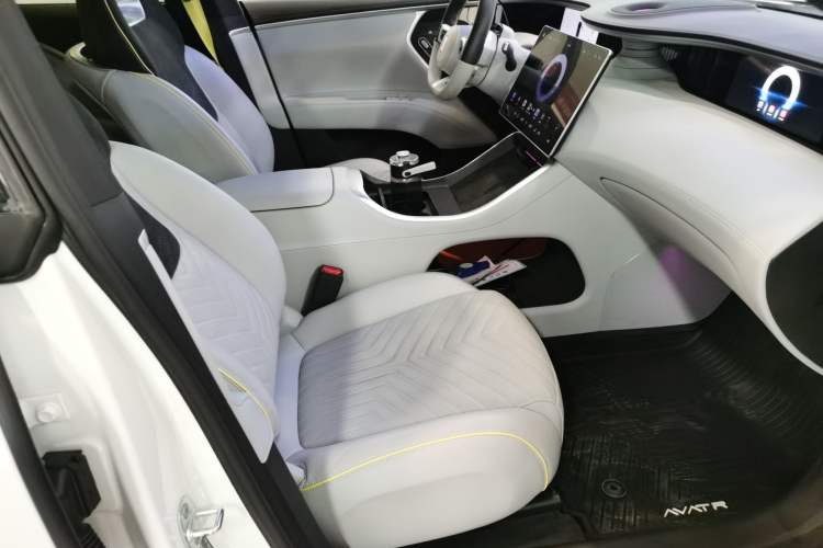 Used  11 2022 Long-Range Dual-Motor Version 5 Seats