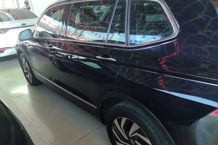 Used Volkswagen Tiguan L 2022 330TSI Automatic Two-Wheel Drive Smart Edition
