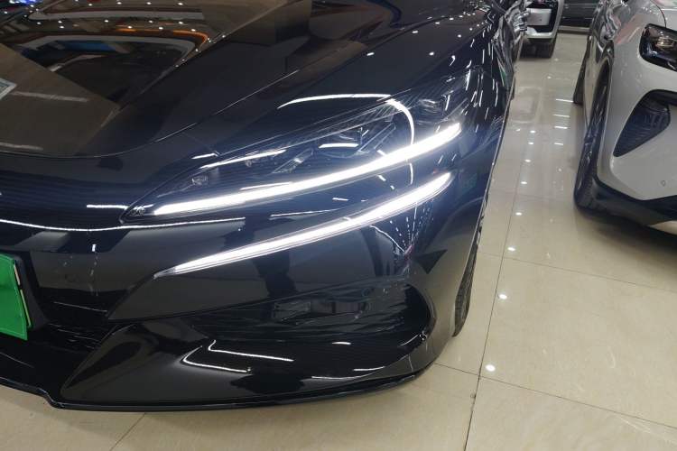 Used Denza Z9 2024 630 km All-Wheel Drive Max Version
