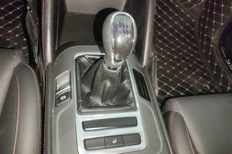 Used Changan CS55 2017 1.5T Manual Colorful Edition
