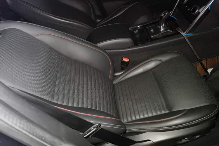 Used Land Rover Discovery Sport 2020 249 PS R-Dynamic Performance Tech Edition 7 Seats
