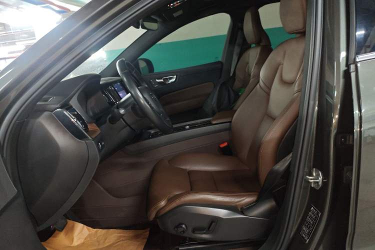 Used Volvo XC60 2022 B5 4x4 Smart Luxury Edition
