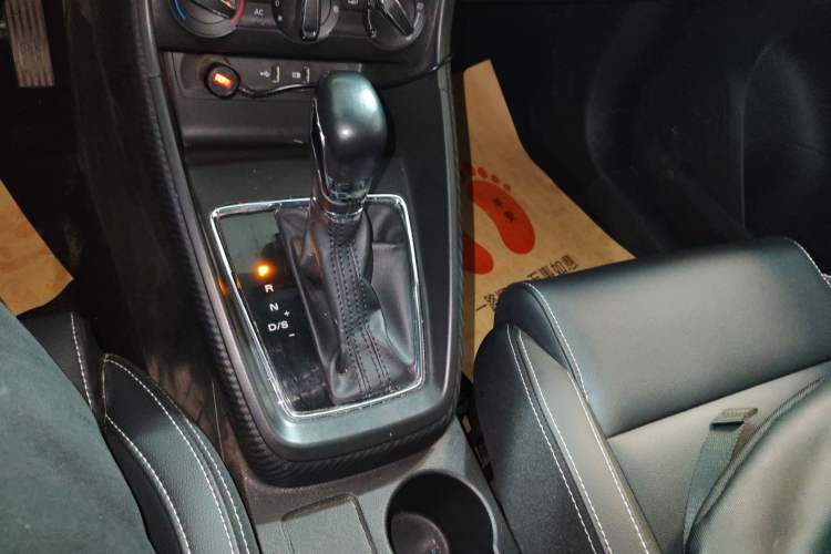 Used MG ZS 2018 1.5L Automatic Luxury Edition China V Standard
