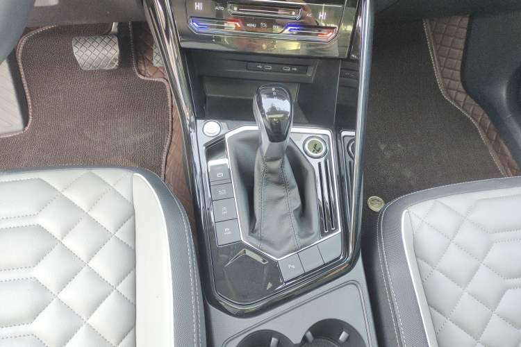 Used Volkswagen Tayron 2023 300TSI Two-Wheel-Drive Luxury Plus Advanced Edition
