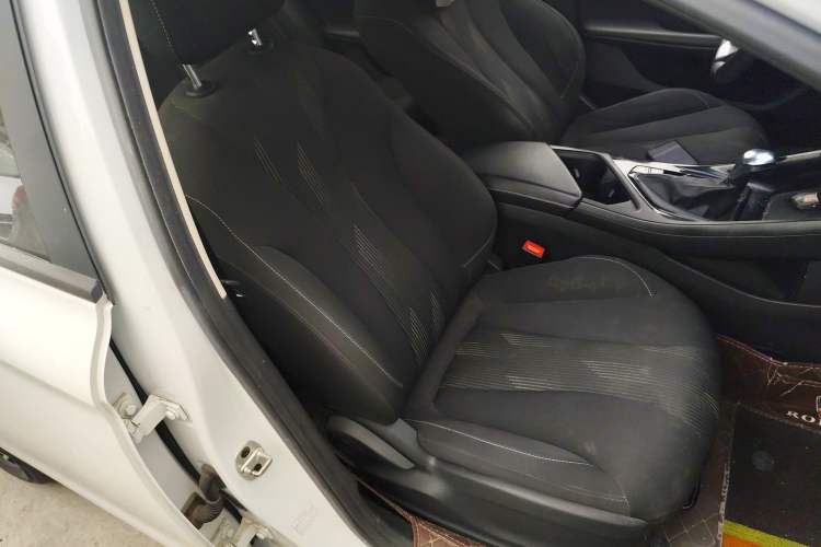 Used Roewe i5 2021 1.5L CVT Platinum Edition
