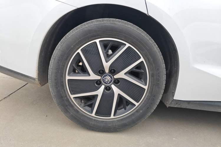 Used BYD Qin L 2025 DM-i Smart Drive 120KM Superior Model
