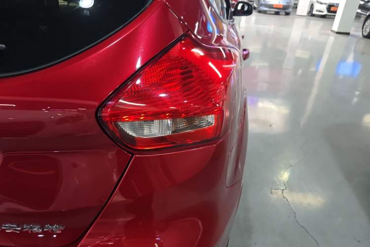 Used Ford Focus 2017 Hatchback 1.6L Automatic Fashion Edition Smart Drive Version
