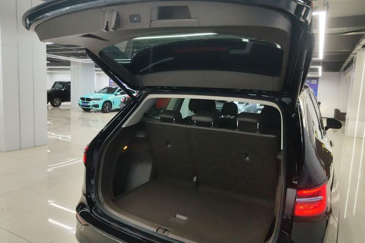 Used Volkswagen Viloran 2024 380TSI Premium Edition
