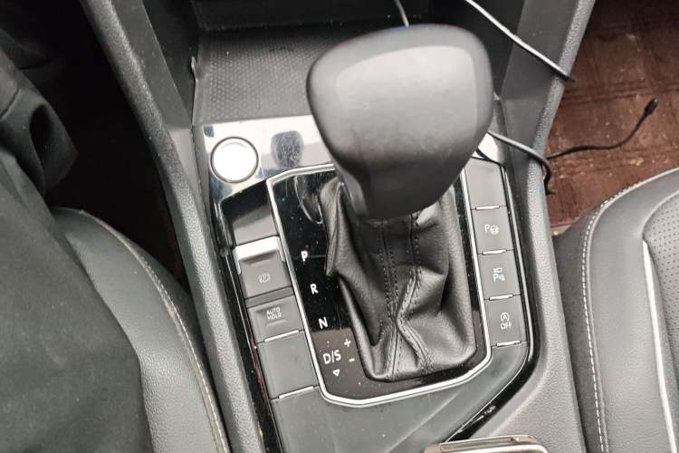 Used Volkswagen Tiguan L 2022 330TSI Automatic Two-Wheel Drive R-Line Enhanced Edition
