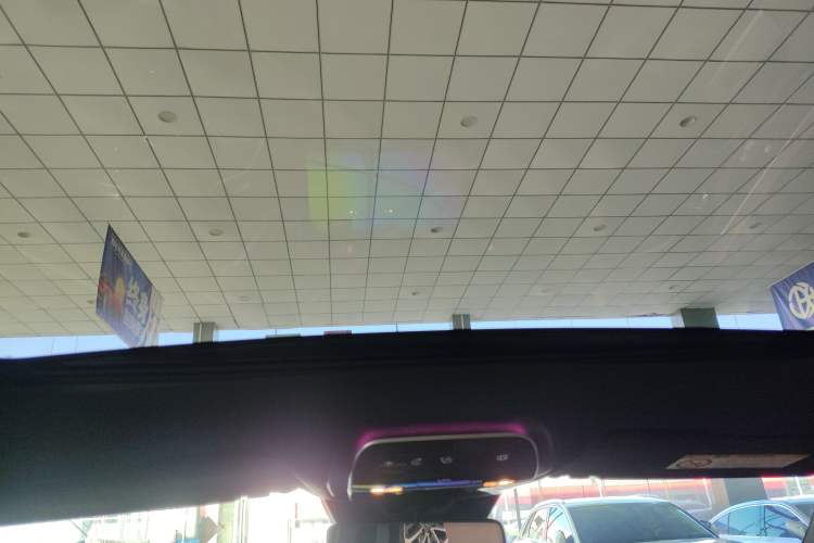 Used Mercedes-Benz E-Class 2025-Year Facelift E 260 L
