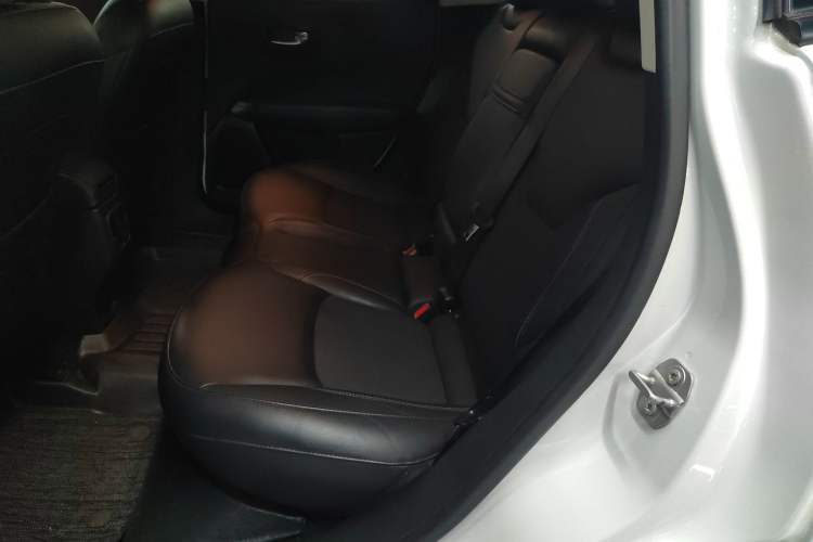 Used  Compass 2019 220T Automatic Enjoyment Version
