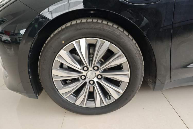 Used Hongqi E-QM5 2024 610 km PLUS