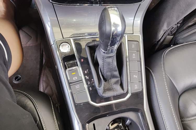 Used Volkswagen Passat 2017 280TSI DSG Luxury Edition
