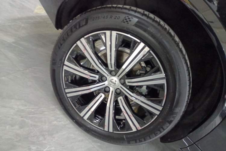 Used Volvo XC90 2024 B5 SmartDrive Luxury Edition 5 Seats