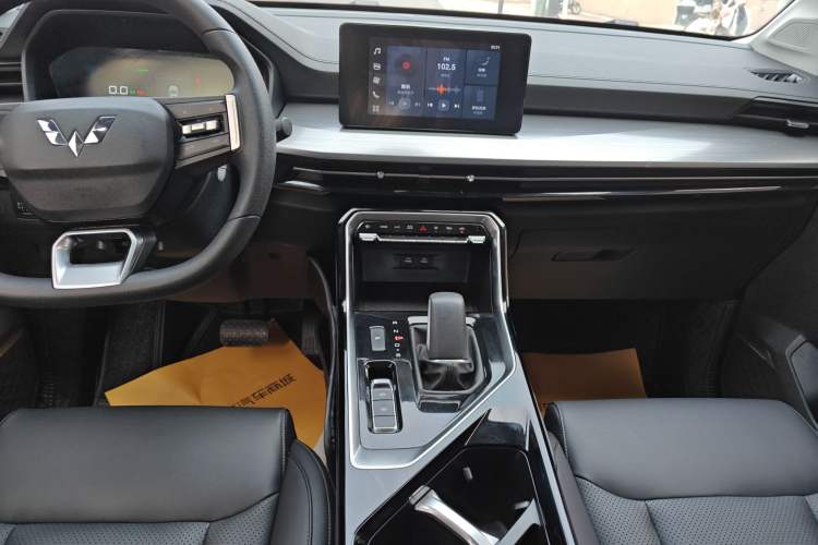 Used Wuling Asta 2022 2.0L DHT Electric Power Version
