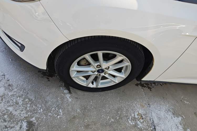 Used Ford Focus 2015 Hatchback EcoBoost 125 Automatic Supreme Style Edition
