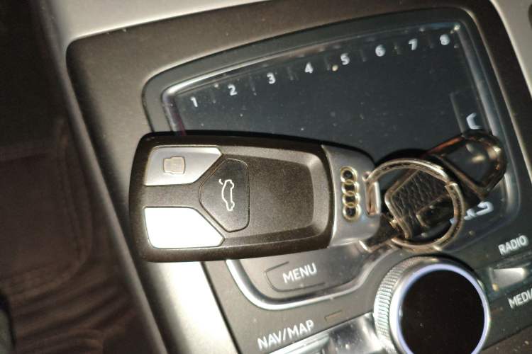 Used Audi Q7 2018 40 TFSI Comfort Model
