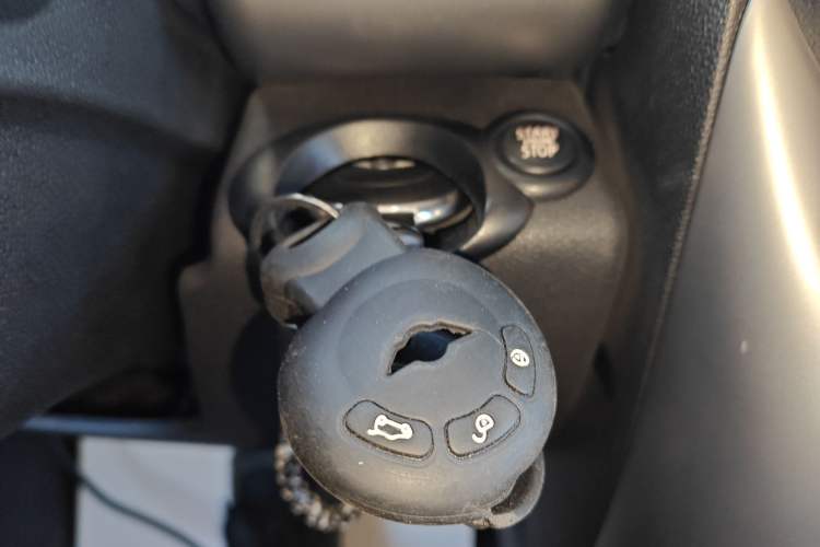 Used  Countryman 2011 1.6L ONE