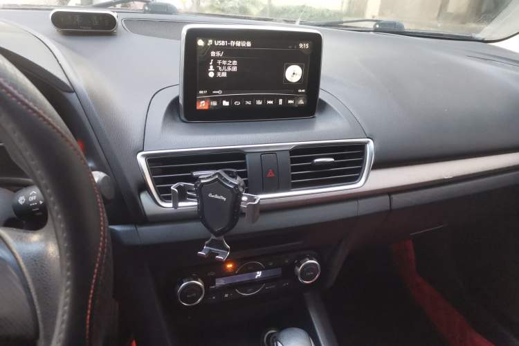 Used Mazda Mazda 3 Axela 2016 Sedan 1.5L Automatic Luxury Model
