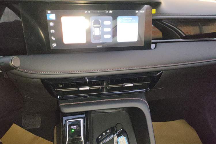 Used Roewe i5 2023 1.5L CVT Luxury Edition