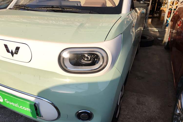Used Wuling Hongguang MINIEV 2024 3rd Generation 215km Advanced Version
