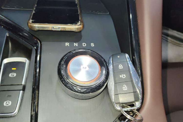 Used SOL X8 PLUS 2023 1.5 TGDI DCT Smart Home Edition 7-Seater