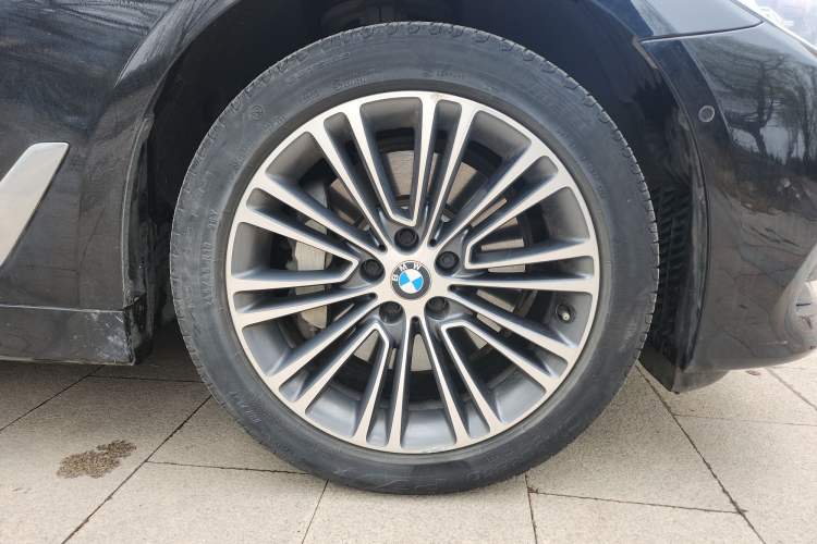 Used BMW 5 Series 2018 Facelifted 530Li Luxury Edition Premium Package
