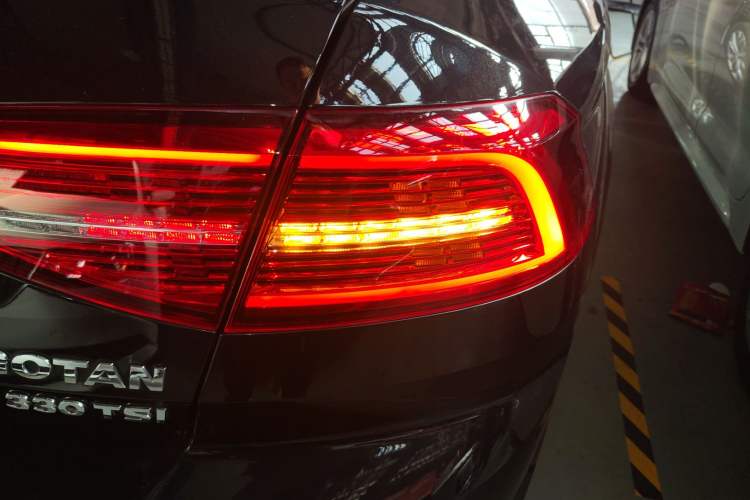 Used Volkswagen Magotan 2019 330TSI DSG Luxury Version China VI Standard
