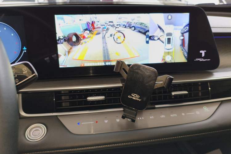 Used Chery Tiggo 8 PRO 2024 Champion Edition 290T Two-Wheel Drive Shining Version 7 Seats
