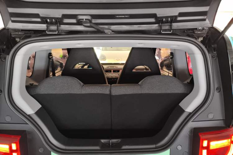 Used Chery QQ Ice Cream 2022 170km Sundae Phosphate Lithium-Ion