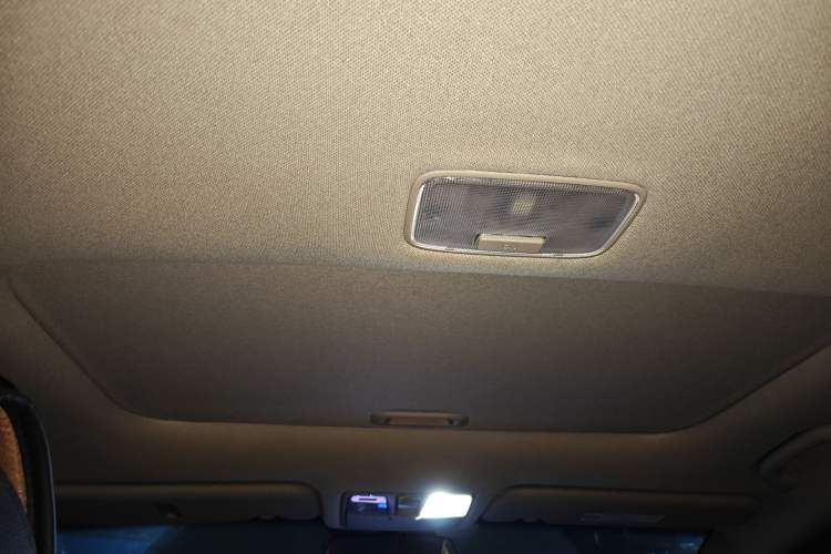 Used Hyundai Elantra 2015 1.6L Automatic Luxury Model