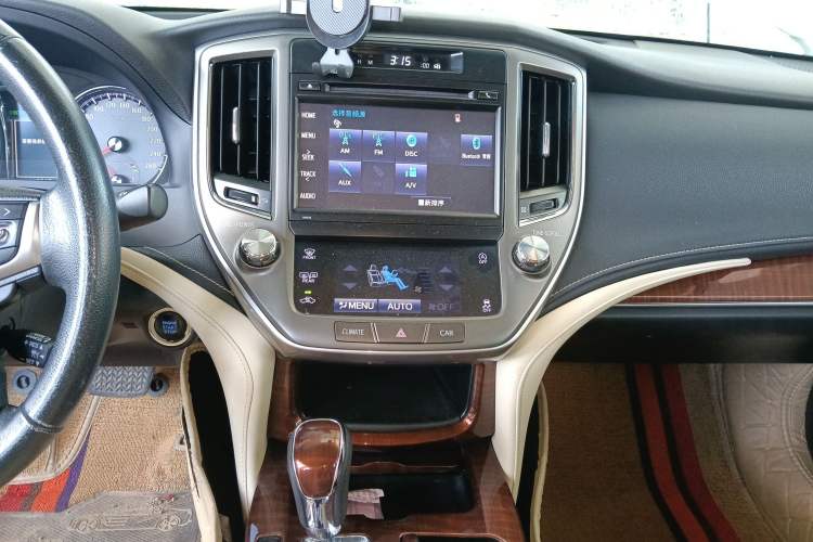 Used Toyota Crown 2015 2.0T Fashion Edition
