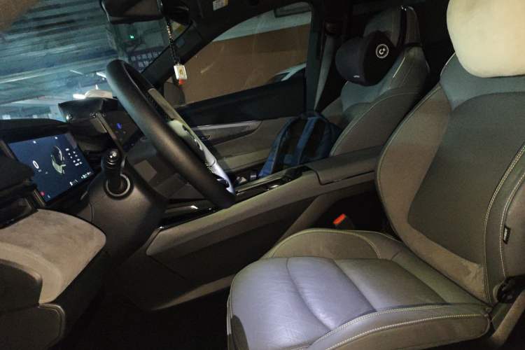 Used Lynk & Co 08 EM-P 2023 120km Long-Range Pro
