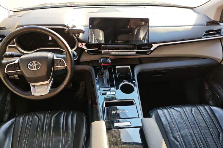 Used Toyota Sienna 2021 2.5L Hybrid Comfort Edition
