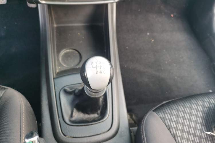 Used SsangYong Korando 2014 2.0L Gasoline Two-Wheel Drive Manual Comfort Navigation Edition
