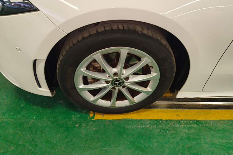 Used Mercedes-Benz A-Class 2021 A 200 L Sport Sedan Fashion Model
