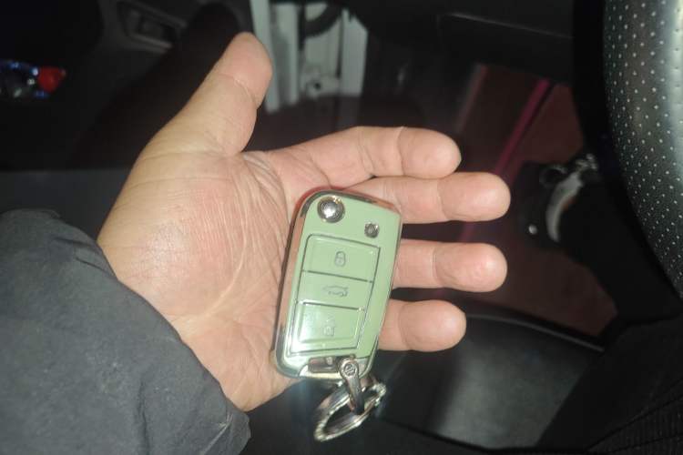 Used Volkswagen T-ROC 2021 280TSI DSG Two-Wheel Drive Comfort Connect Edition
