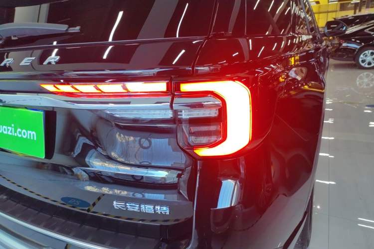 Used Ford Explorer 2023 EcoBoost 285 Four-Wheel Drive Titanium Edition 7-Seater
