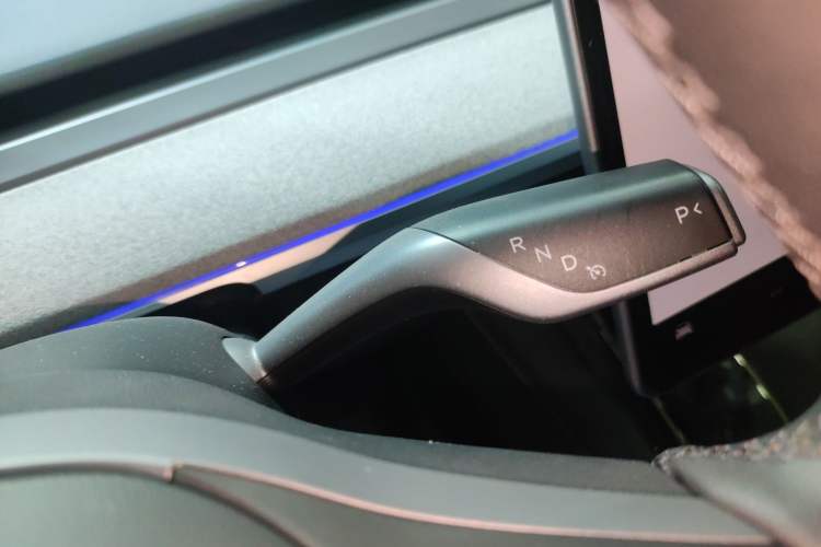 Used Tesla Model Y 2023 Long-Range All-Wheel-Drive Version