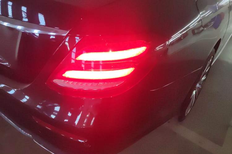 Used Mercedes-Benz E-Class 2016 E 300 L Sporty and Stylish Model
